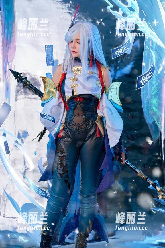 Joyce Lin2x制服写真，看看她如何在没有圣光的世界里摇曳